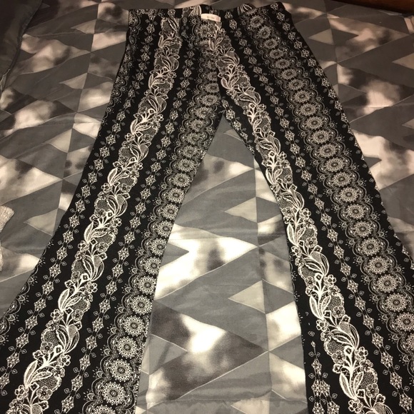 Bell bottoms Pants 💘 - Picture 6 of 6